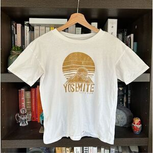 🐿️ T&B Yosemite National Park White & Gold Short Sleeve T-Shirt Youth Lg 10/12